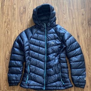 L.L.Bean Women’s Ultralight 850 Down Hooded Jacket - Carbon Navy
